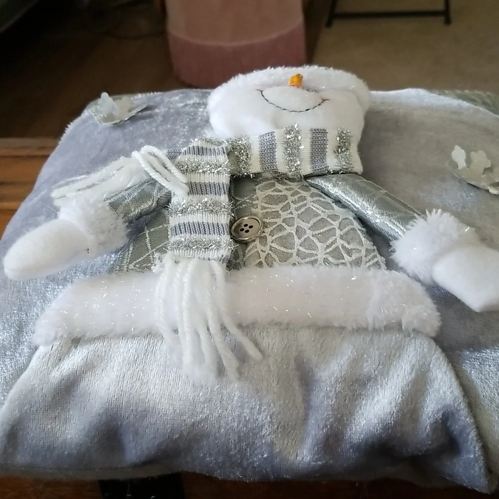 3D Snowman Accent Pillow 3 Dimensional Effect